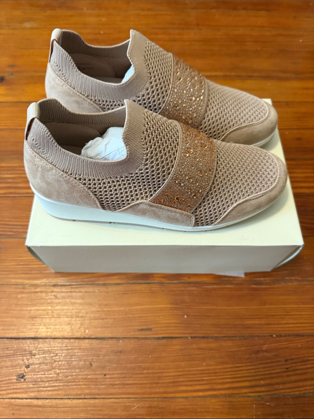 New Anne Klein Daphne Blush Knit Slip-On Sneakers with Embellished Band Size 8